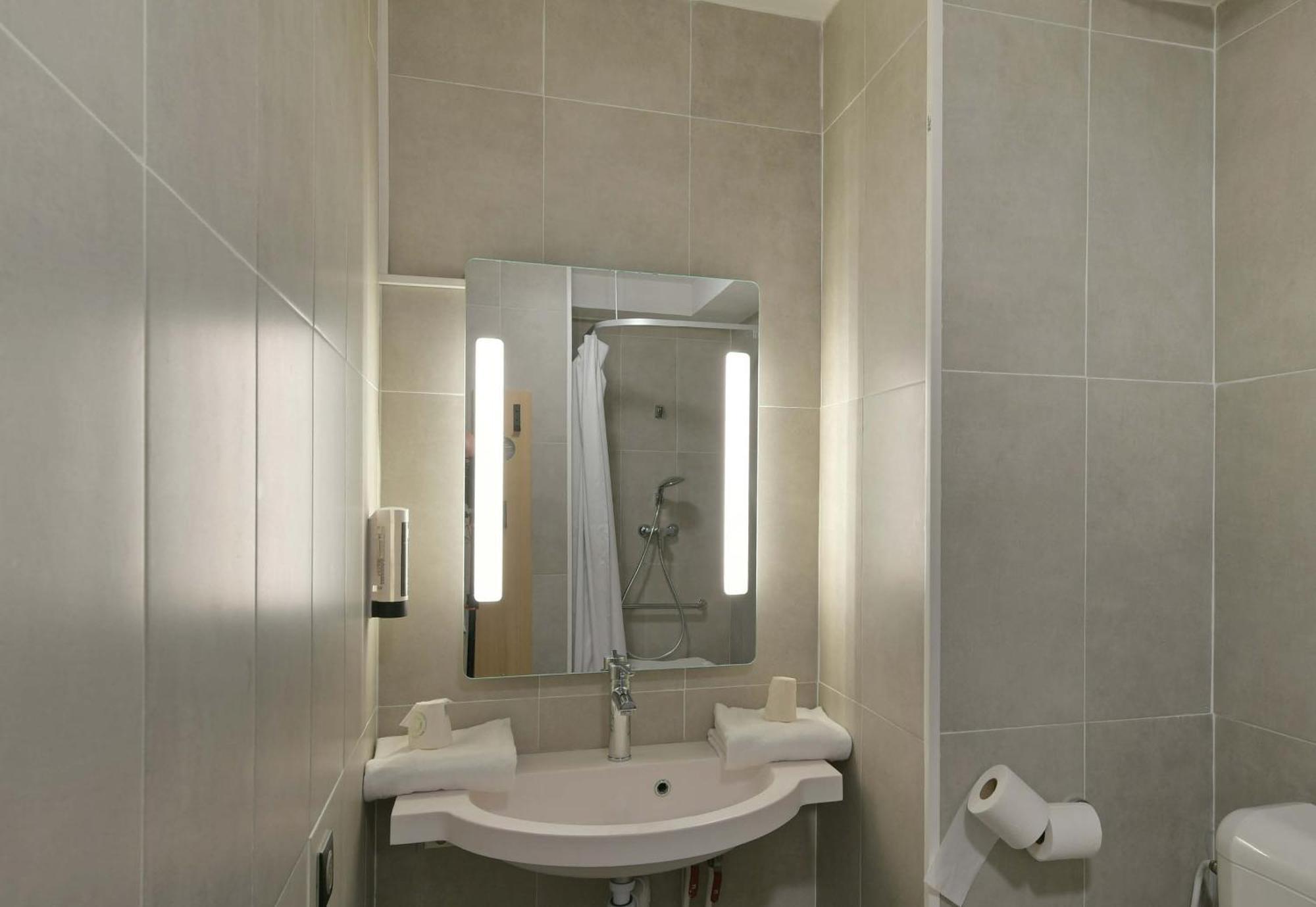 B&B Hotel Le Mans Nord 2 Saint-Saturnin  Eksteriør billede